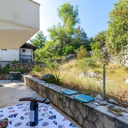 House Perida Nyaraló Stomorska